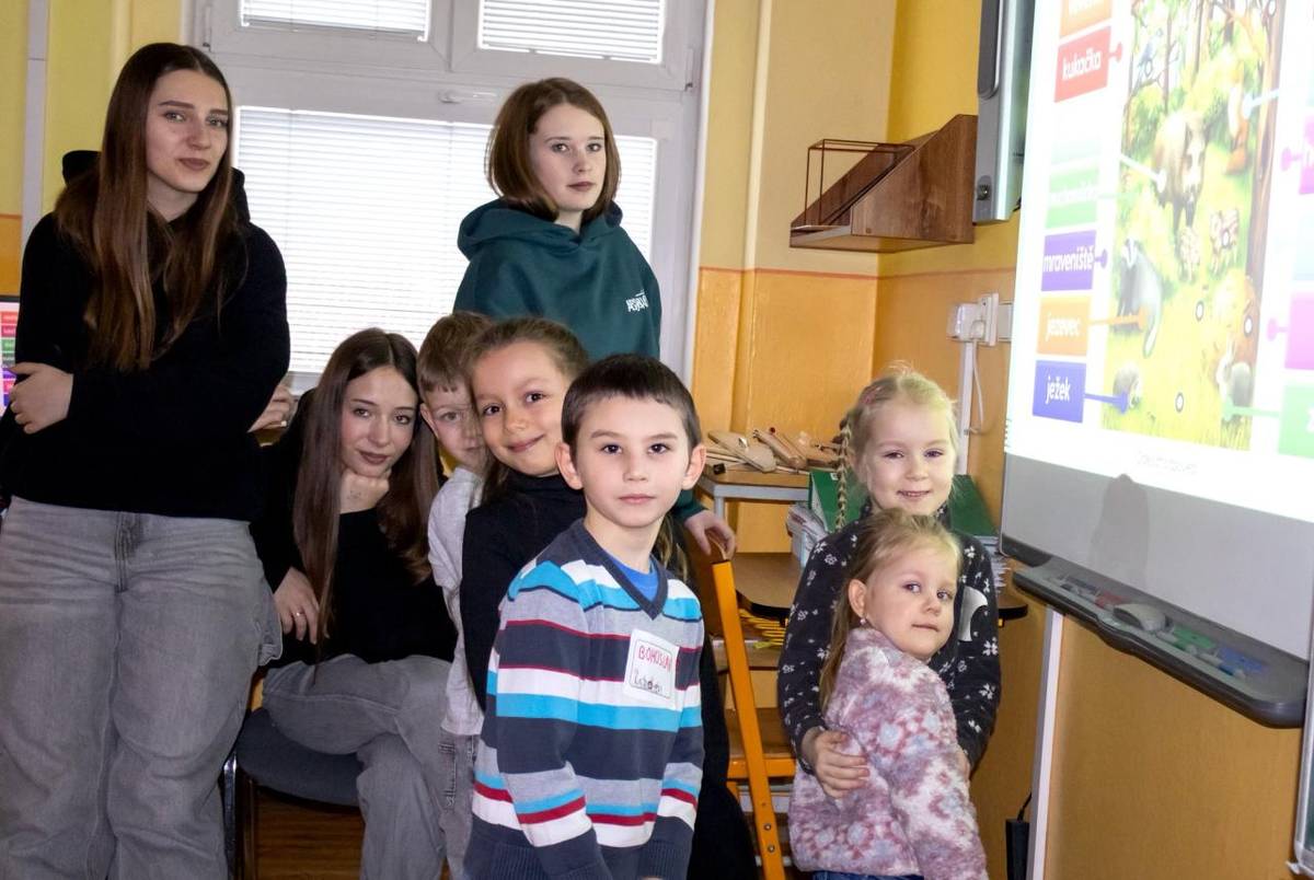 Jako každý rok se i letos konal zápis dětí do 1. tříd, a to 3. února. Zápis začal ve 14 hodin a skončil v 18:00. S organizací opět pomáhal náš školní parlament.