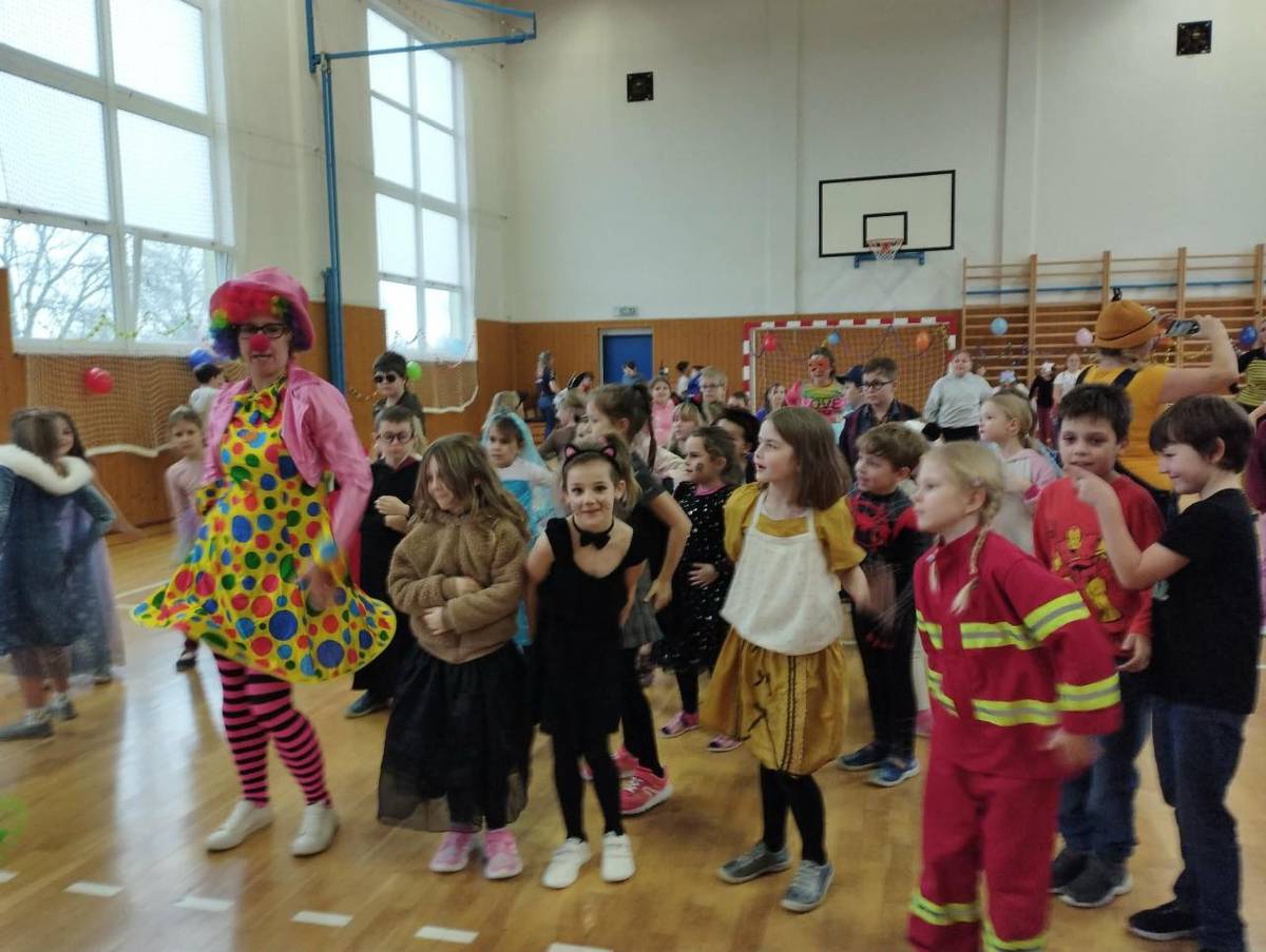 Masopust  Únor jsme si ve školní družině užili. Veselé období masopustu plné her, tvoření a zábavy.