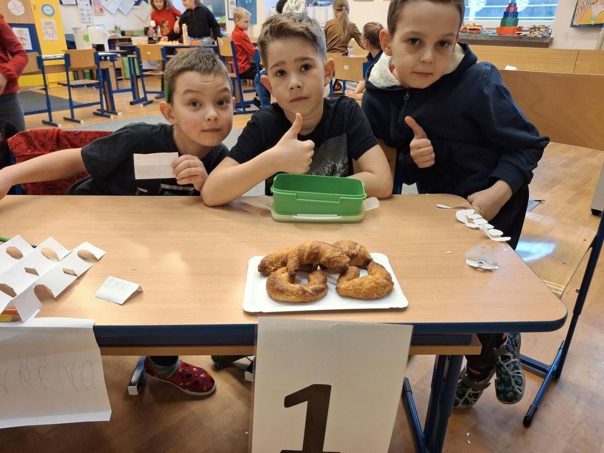 I v letošním roce byla součástí naší Kuchařské show velmi oblíbená Ochutnávací soutěž. Na rozdíl od Kuchařské show, ve které soutěží 2 kuchařské týmy a vaří se z papíru, v Ochutnávací soutěži rozhodně papír nenajdete.