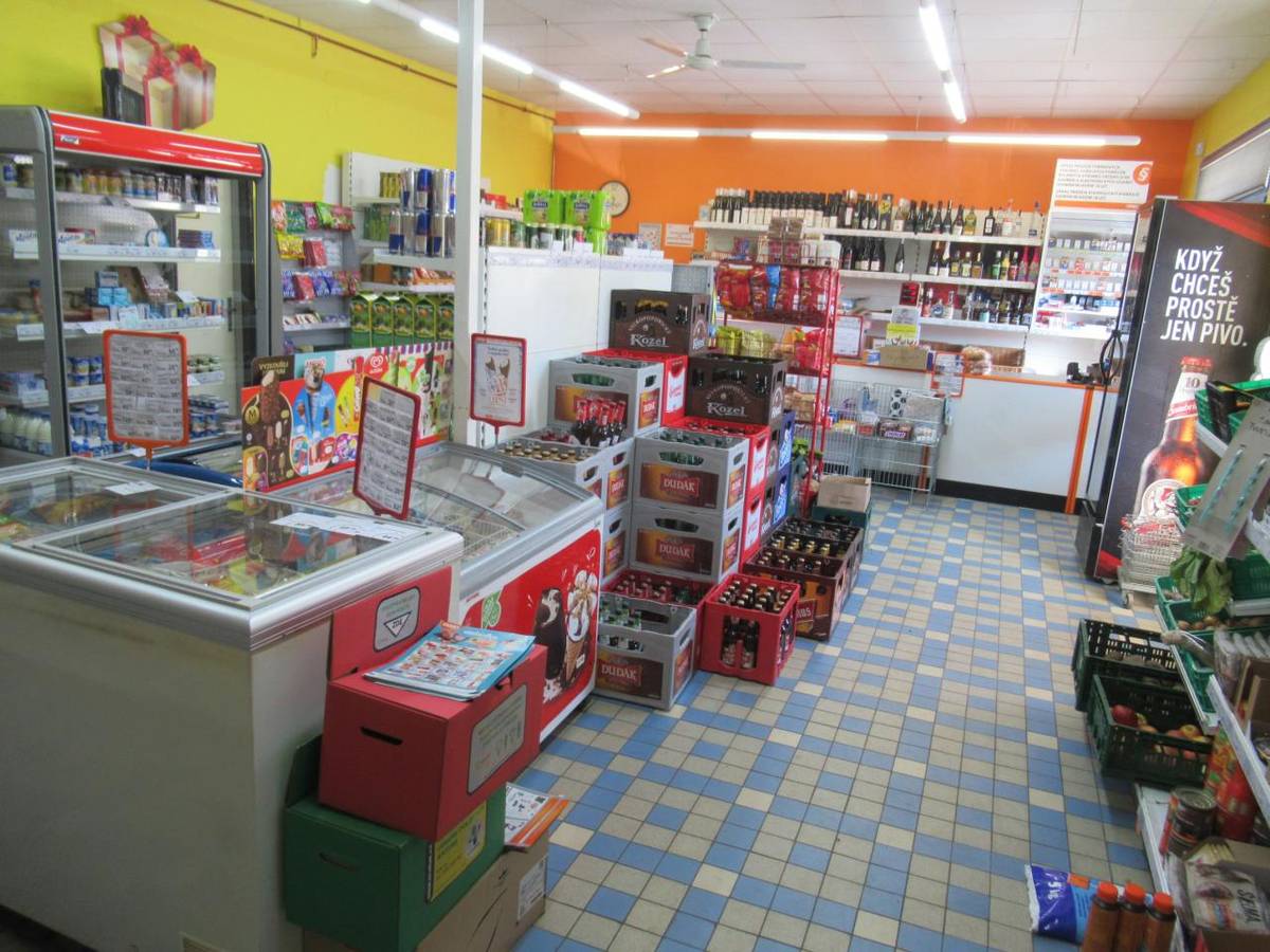 Spotřební družstvo Jednota Volyně nabízí v prodejně potravin Velká Turná zboží dle přiloženého letáku.