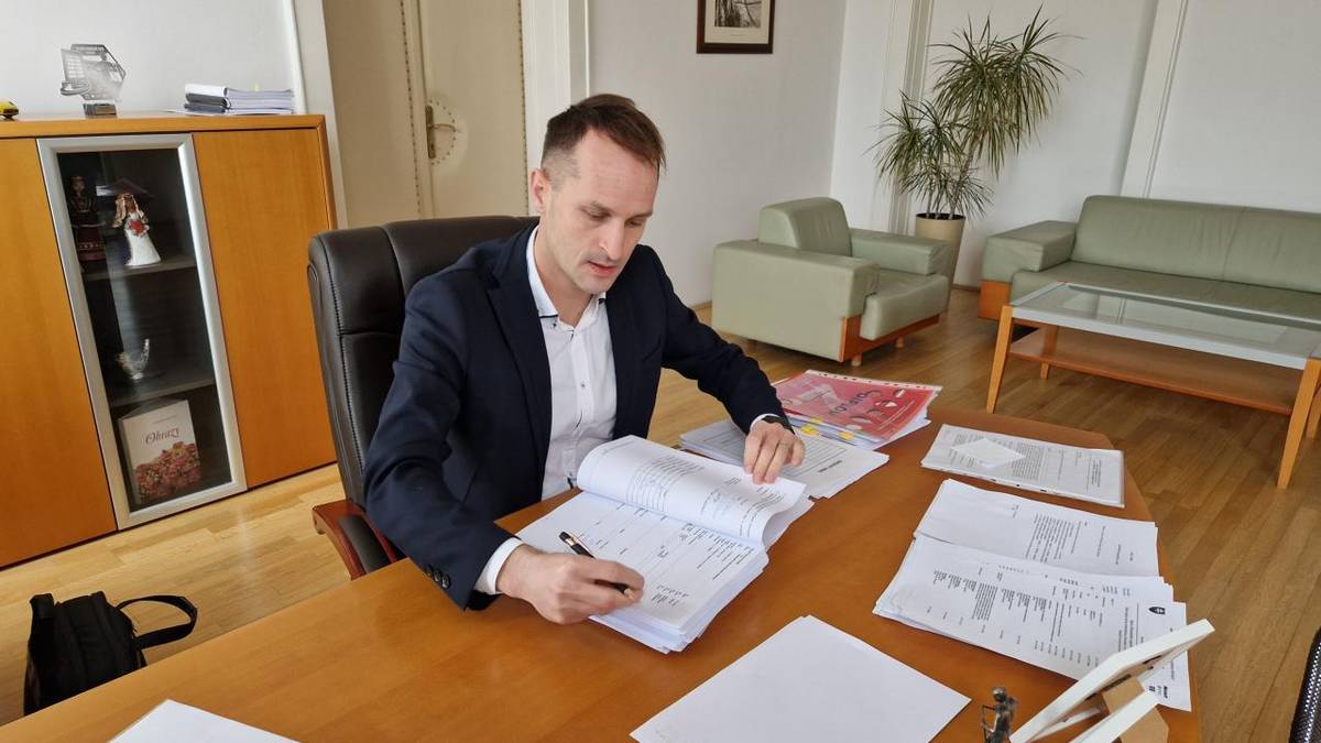 Výzvu na predkladanie projektov rozvoja cestovného ruchu v regióne svojej pôsobnosti každoročne vyhlasuje Oblastná organizácia cestovného ruchu Rezort Piešťany. O rozdelení príspevkov rozhoduje Mesto Piešťany.