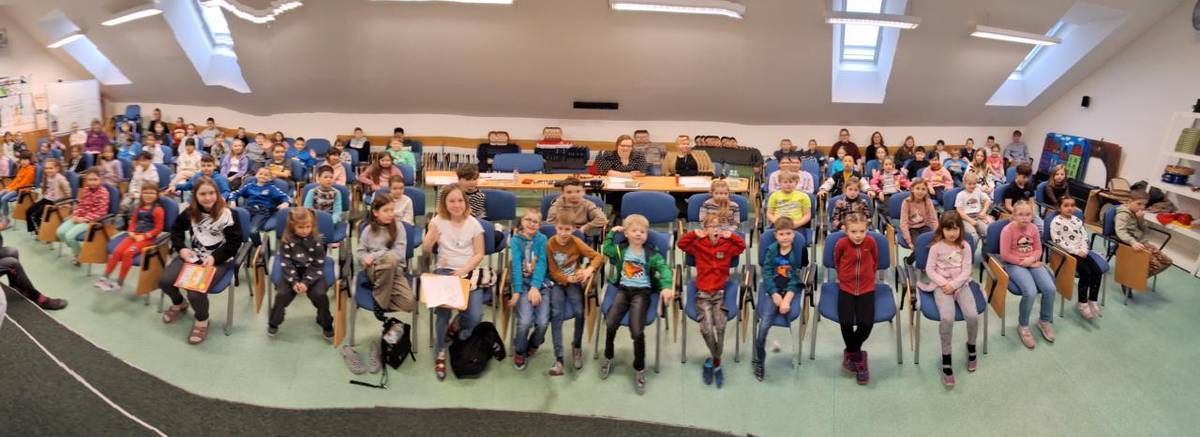 24.2.2026 se v prostorách školy uskutečnilo školní kolo recitace od 0. do 4.kategorie. Účast zejména v těch nižších kategoriích byla hojná.