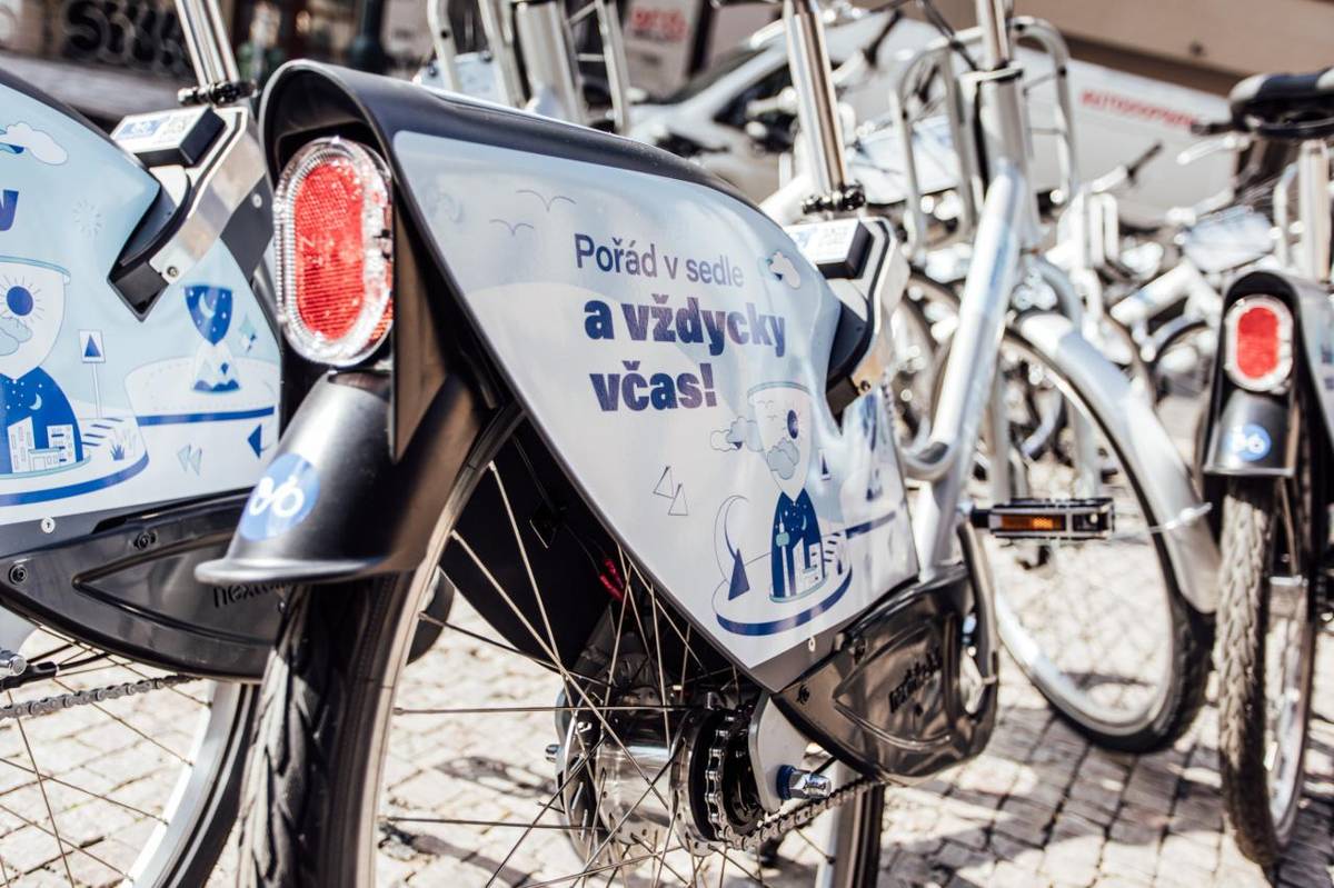 Vigantice nyní nabízí možnost využívat sdílená kola nextbike, která jsou k dispozici ve více než 300 městech. K vyzkoušení máte 30 minut zdarma na každou jízdu, a po uplynutí této doby je cena 1 Kč za každou minutu. Kola si můžete snadno půjčit prostřednictvím aplikace nextbike.