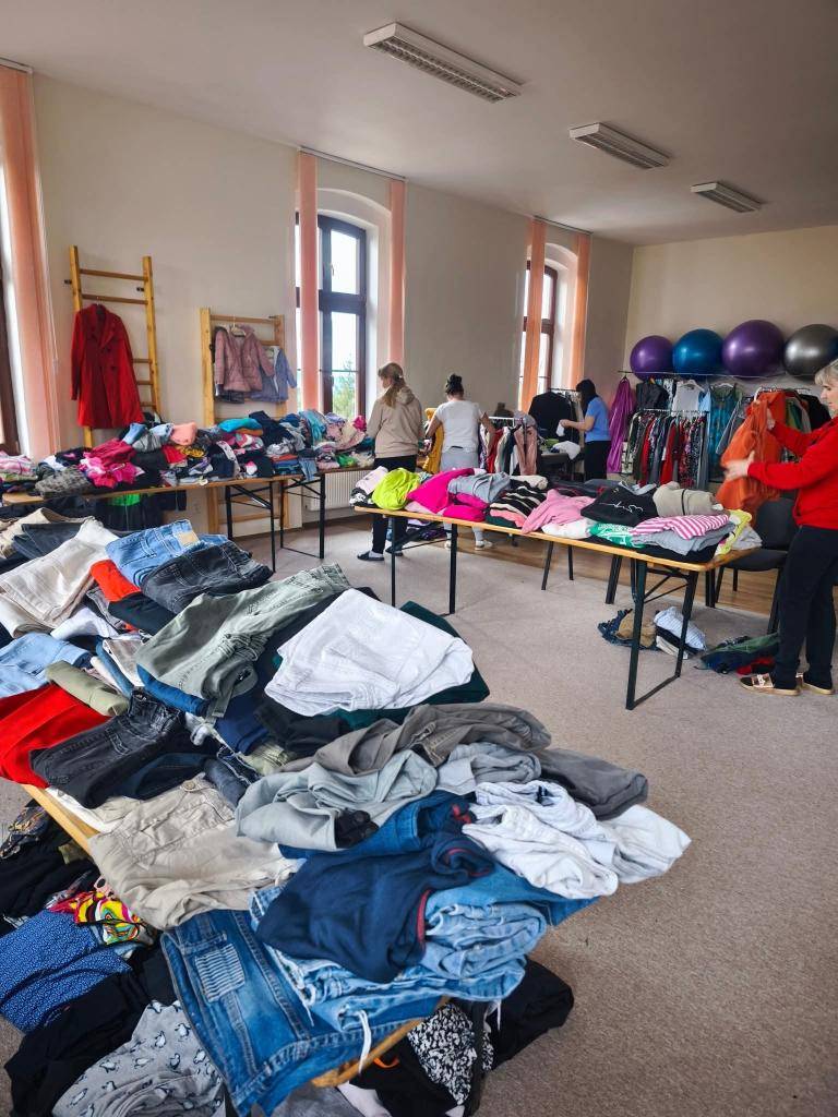 Přineste oblečení, doplňky, knihy či další věci do domácnosti, které již nepotřebujete, a vyměňte je za nové kousky. Akce je určena pro všechny, kteří chtějí obohatit svůj šatník nebo domácnost. Věci můžete nosit na obecní úřad od 9.3.2026 po telefonické domluvě. tel.č. L.Benešová 773570102