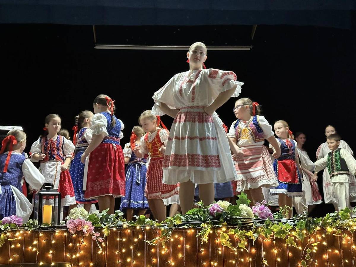 V obci Župkov sa konali oslavy Medzinárodného dňa žien, kde obec a Základná škola s materskou školou pripravili kultúrny program a vyjadrili úctu všetkým ženám. Vystúpenia folklórneho súboru a hudobnej skupiny prispeli k slávnostnej atmosfére.