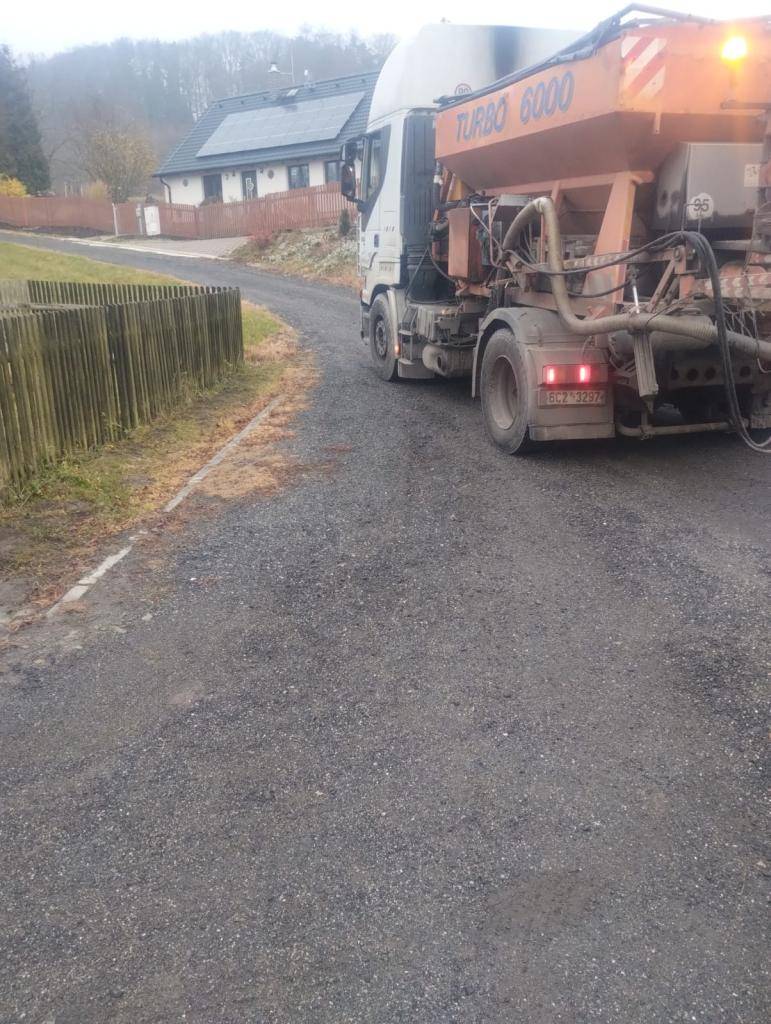 Letošní sezóna oprav a údržby místních komunikací byla úspěšně dokončena.