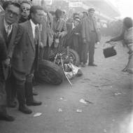 Zbytky jednoho ze závodních aut.