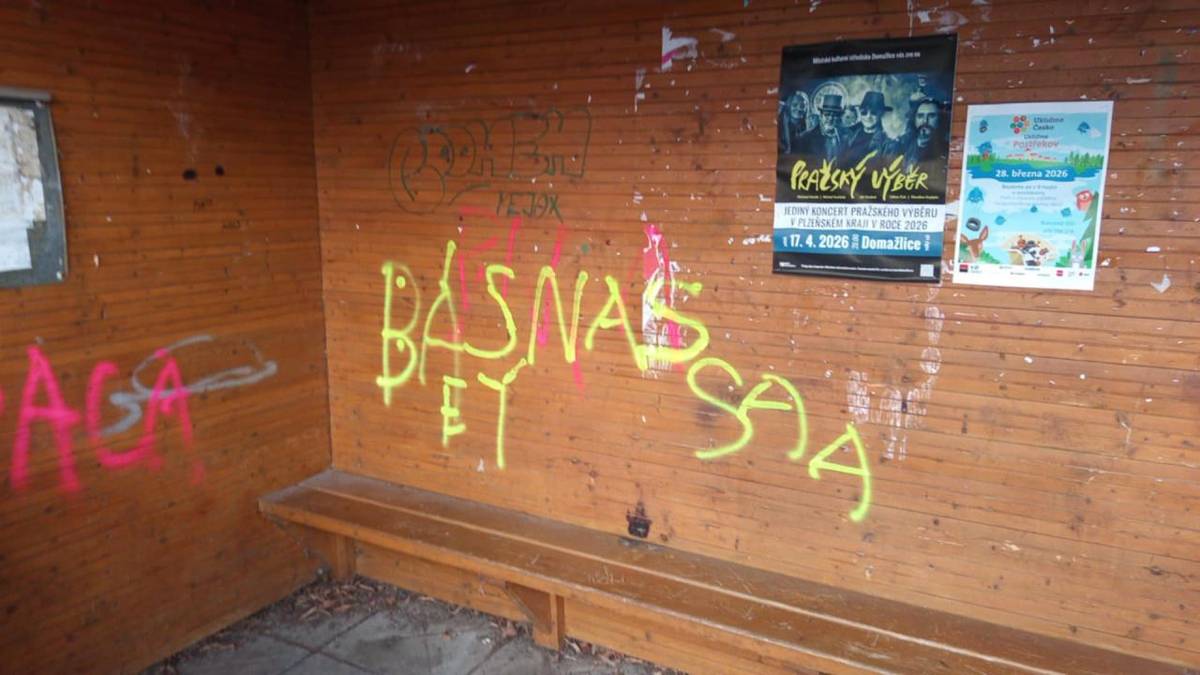 V posledních dnech se po naší obci objevilo několik případů posprejovaných autobusových zastávek, odpadkových košů, plotů a dalšího majetku. Takové jednání je poškozování cizího majetku a celou záležitost již řeší Policie ČR.