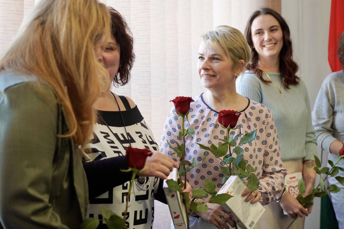 Pri príležitostí Medzinárodného dňa žien v mene vedenia mesta viceprimátor poďakoval zamestnankyniam Mestského úradu za ich prácu, láskavosť a pozitívnu energiu, ktorou každý deň prispievajú k úspechu našej komunity!  Majte pekný deň!