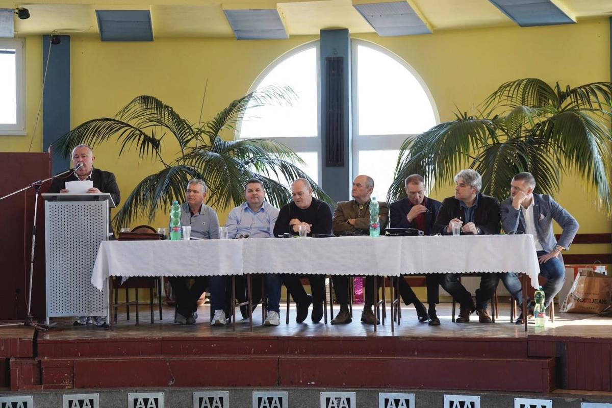 Miestna organizácia Slovenského rybárskeho zväzu v Kolárove usporiadala svoju výročnú členskú schôdzu, na ktorej zvolili aj nových členov výboru a kontrolnej komisie.