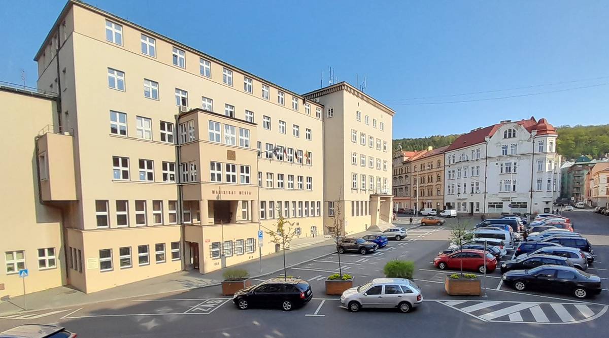 Až do konce března můžete hlasovat v naší anketě jaké informační kanály města nejčastěji využíváte. 👉Hlasující mohou vybrat více možností a poskytnout nám tak zpětnou vazbu.  👉Odkaz na anketu najdete nejen na webu města, ale také na Facebooku Město Děčín.  Hlasovat můžete přímo ZDE...