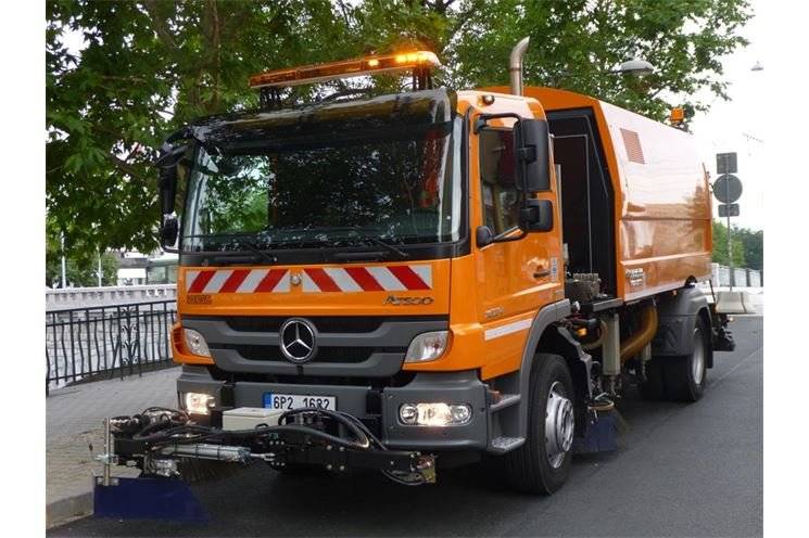 Vážení občané,  ve středu 11. března bude v dopoledních hodinách probíhat blokové čištění krajských silnic na ulicích Masarykova, Komárnov a Kostická. Současně bude čištěna také ulice Luční až ke sběrnému dvoru.  Pro více informací rozklikněte.