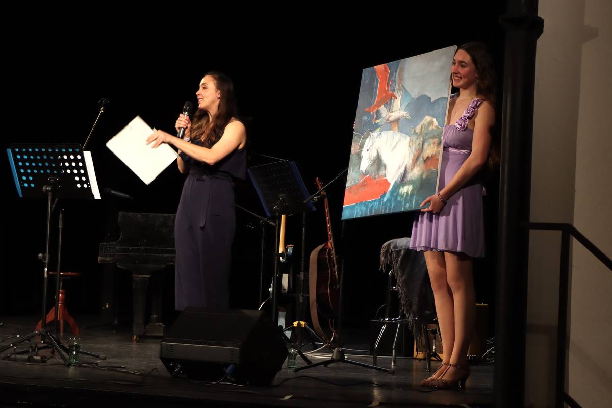 Vyprodaný sál, skvělá hudba a lidé, kteří chtějí pomáhat. Takový byl benefiční večer Nejdál pro Rytmus v Benešově, jehož výtěžek 60 tisíc korun podpoří asistence pro děti a dospělé se zdravotním postižením.