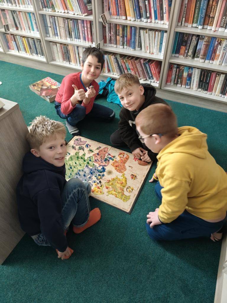 Dne 20. února 2026 se v naší knihovně konaly oblíbené Deskohrátky.