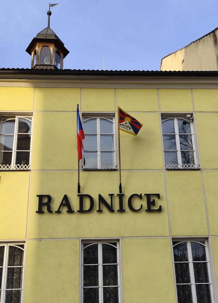 Město Olešnice se připojilo k mezinárodní kampani připomínající výročí povstání Tibeťanů proti čínské okupaci z roku 1959.