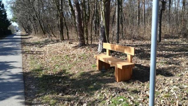 V lesoparku Hloučela poblíž cesty k občerstvení U Abrahámka přibyly začátkem letošního roku další nové lavičky, které poslouží k odpočinku a posezení všem návštěvníkům této oblíbené přírodní lokality.                               Číst dál...