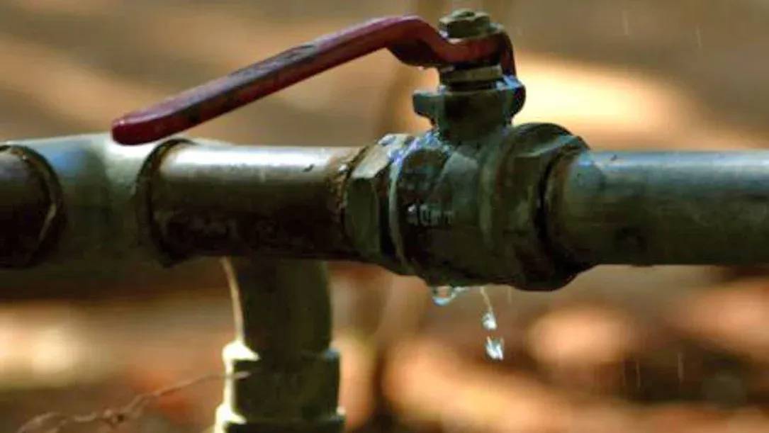 Oznamujeme obyvateľom, že dnes 10. marca 2026 bude prerušená dodávka pitnej vody z dôvodu opravy poruchy na vodovodnom potrubí. Odstávka sa týka nasledovných ulíc: • ČSA • Kalinčiakova Odstávka potrvá od 8:15 do 15:00 hod. Za vzniknuté nepríjemnosti sa ospravedlňujeme a ďakujeme za pochopenie.