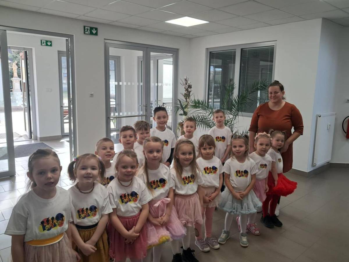 Hopsajda vystoupila k Mezinárodnímu dni žen na DPS v Těmicích. Akce přinesla radost a pozitivní atmosféru, za což děkujeme.l