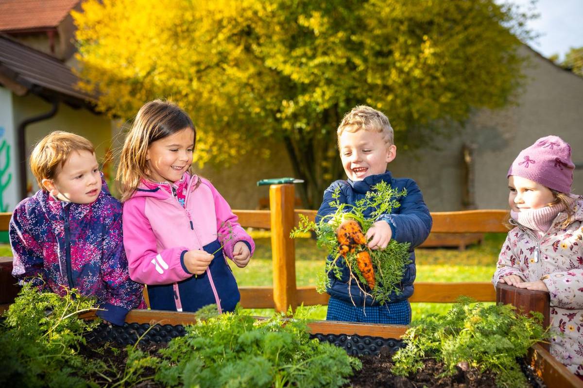 Zveme vás k zápisu do naší mateřské školy ve čtvrtek 9. dubna od 8 do 12 hodin.