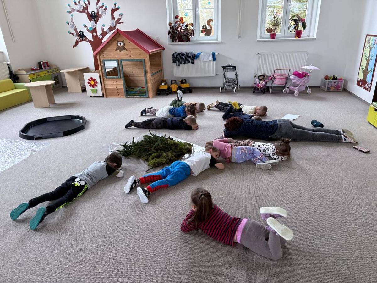 Únorové putování pohádkami ve třídě Kytičky