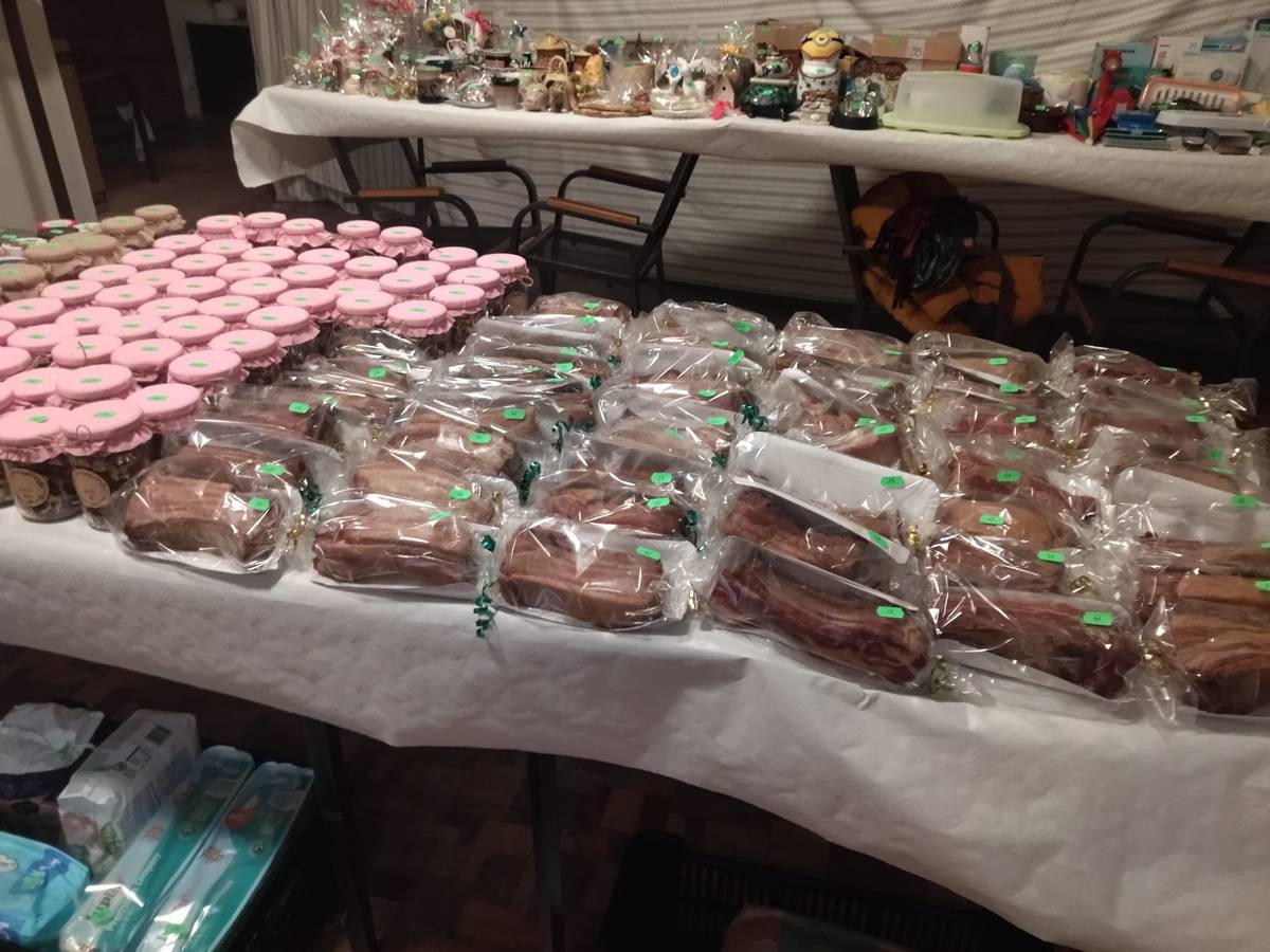 Místní rybáři srdečně zvou všechny milovníky dobré zábavy na Rybářský ples, který se uskuteční v pátek 13. března 2026 od 20:00 hodin. 🎶 K tanci a poslechu zahraje kapela U-style, takže o skvělou atmosféru bude postaráno po celý večer. 🎁 Těšit se můžete také na bohatou tombolu, ve které nebude chybět například: 🐟 živí i uzení kapři 🥓 uzený bůček 🍄 houby 🍵 pečené čaje 🧂 domácí koření ✨ Zpestřením večera bude také vystoupení mažoretek. Přijďte si užít příjemný večer plný hudby, tance a dobré nálady. Těšíme se na vás! 🎉🎣