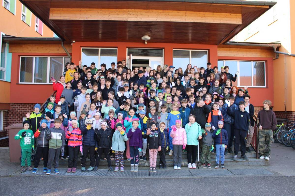 Každý rok si lidé po celém světě připomínají Den Země, který upozorňuje na důležitost ochrany životního prostředí a odpovědného přístupu k naší planetě.