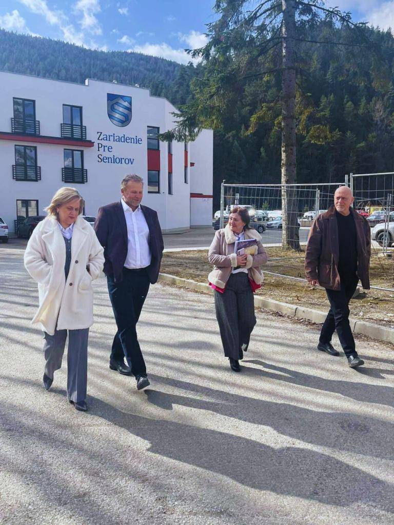 Sociálny podnik a Zariadenie pre seniorov vo Svite navštívil poslanec Národnej rady Slovenskej republiky a dlhoročný starosta Spišského Hrhova Vladimír Ledecký