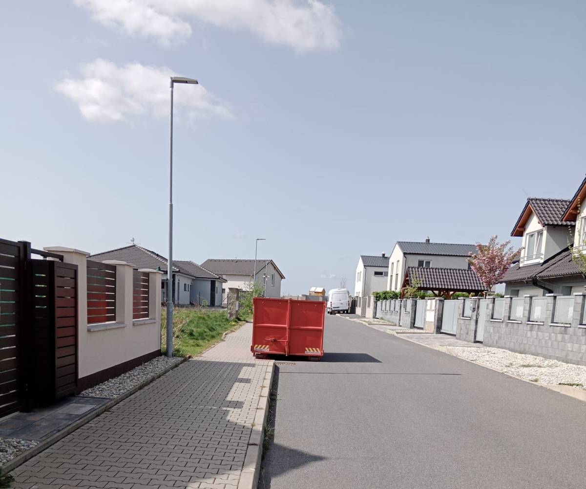 Oznamujeme občanům, že kontejner na bioodpad je umístěn v ulici Nad Vodojemem do pondělí 16. 3. 2026. PROSÍME VHAZUJTE POUZE BIOODPAD.