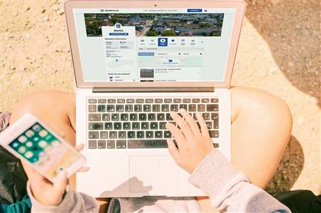 Aplikácia Munipolis sa v Martine stáva praktickým nástrojom, cez ktorý obyvatelia upozorňujú na problémy vo svojom okolí. Mesto eviduje desiatky podnetov a viac ako polovica z nich je dnes vyriešená. Samospráva preto vyzýva obyvateľov, aby túto formu komunikácie využívali aj naďalej.