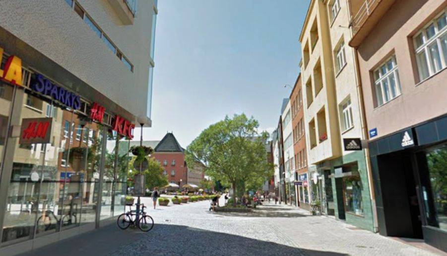 Zlín - V týdnu od pondělí 16. do pátku 20. března začnou práce na položení optické sítě v centru Zlína. Investorem je společnost Vodafone. Nejprve se rozběhnou práce v ulicích Dlouhá, Rašínova, na náměstí Míru a na třídě T. Bati. Práce budou probíhat na chodnících podél silnic I/49, II/490 a na místních komunikacích v ulici Rašínova a na náměstí Míru. Realizace bude rozdělena do tří etap.