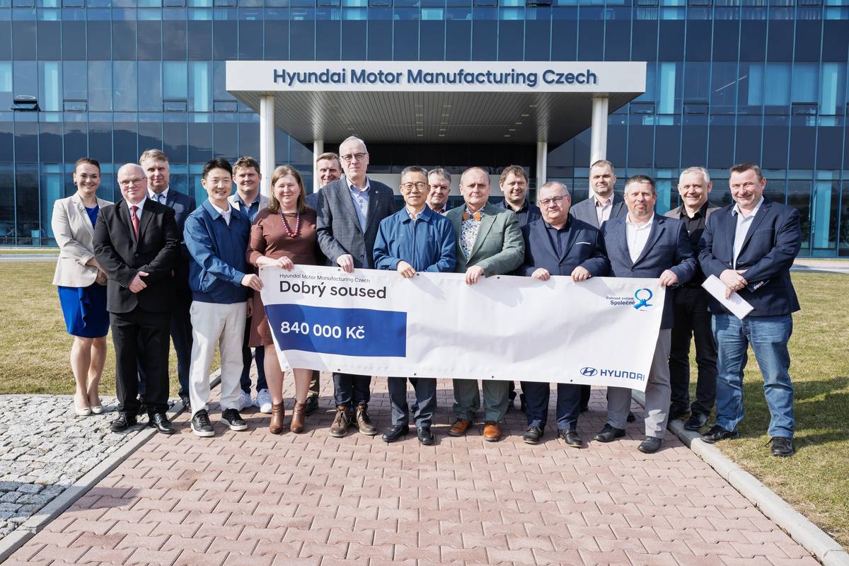 Společnost Hyundai Motor Manufacturing Czech (HMMC) pokračuje v podpoře obcí v okolí svého závodu prostřednictvím programu Dobrý soused. V letošním 15. ročníku získala každá ze 13 zapojených obcí finanční příspěvek ve výši 60 tisíc korun a 2 obce z programu Dobrý soused společně 30 tisíc korun. Prostředky z programu Dobrý soused ve výši 40 tis. Kč budou obcí Nižní Lhoty využity na projekt s názvem Doplnění herního prvku na dětském hřišti, Pouťové odpoledne, Mikulášská nadílka a část prostředků ve výši 20 tis. Kč na podporu činnosti místních spolků v Nižních Lhotách – SDH Nižní Lhoty a Mysliveckého spolku Nošovice-Lhoty. V rámci podprogramu Dobrý soused společně získala obec Nižní Lhoty dodatečnou finanční podporu ve výši 30 tisíc korun na projekt s názvem Žít, to je především dávat, ne brát. Podpora bude využita na nákup dřevin – borovic, původních odrůd ovocných stromů a jejich následnou výsadbou na val k PZ Nošovice. Několikaletým snažením obce je ozelenit celý val do podoby přírodního stanoviště skýtajícího jak úkryt, tak i potravu pro zvěř, ptactvo či drobný hmyz. Z hromady navezeného jílu, ve kterém nechtělo nic růst, se tak postupně stane krásný přírodní útvar, v němž již dnes lze nalézt různé druhy bylin, keřů či dřevin, které až vzrostou budou přirozenou hradbou a pohlčovačem emisí či světelného smogu.
