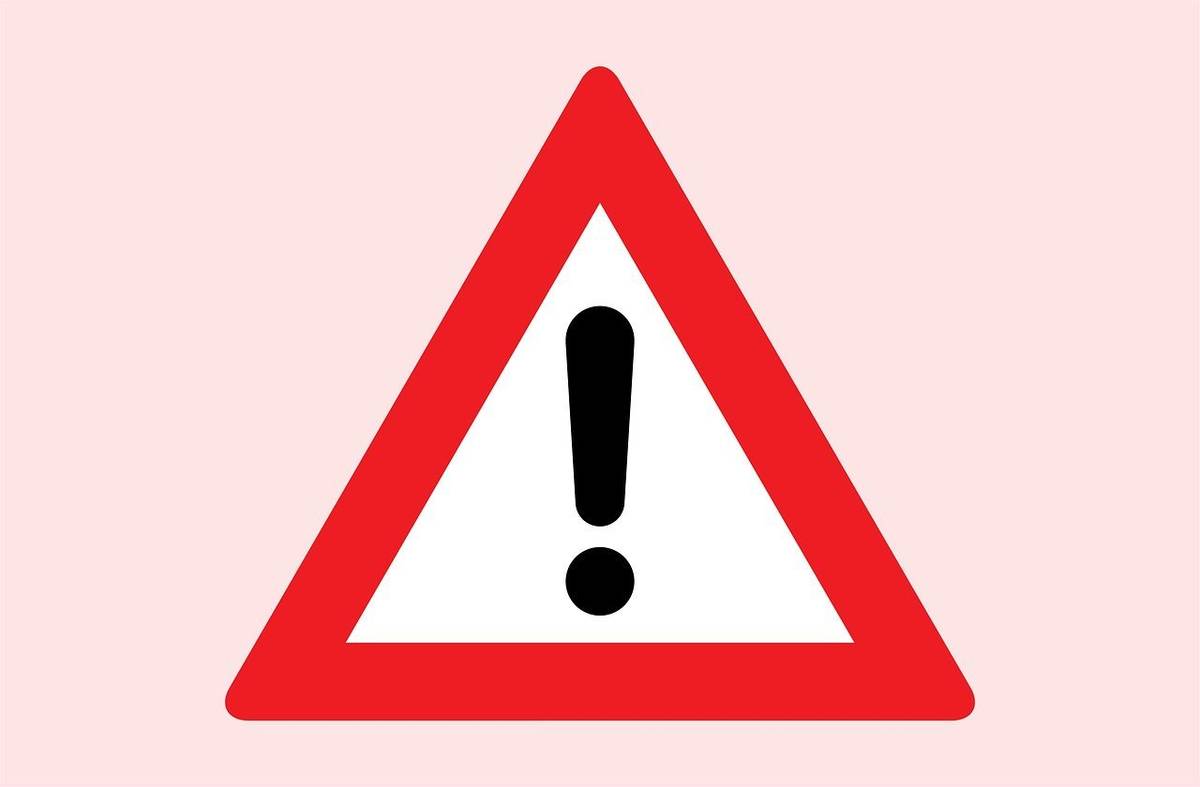 Vážení obyvatelé, dovolujeme si Vás informovat, že v nejbližším období budou v tunelu Kamechy zahájeny trhací práce. Ty mohou být doprovázeny drobnými záchvěvy a jednorázovým hlukem. Odstřel bude prováděn odborně způsobilým personálem vždy v době mezi 7.  a  21. hodinou. Z důvodu minimalizace účinků na okolní zástavbu bude samotný odpal rozdělen do několika časových odstupů. Celková doba odpalu však nepřesáhne 9 sekund. Vlivy odstřelů na okolí jsou průběžně monitorovány a vyhodnocovány a technologie bude případně upravena. Děkujeme Vám za pochopení a trpělivost. Zhotovitel tunelu, firma Marti, a. s.