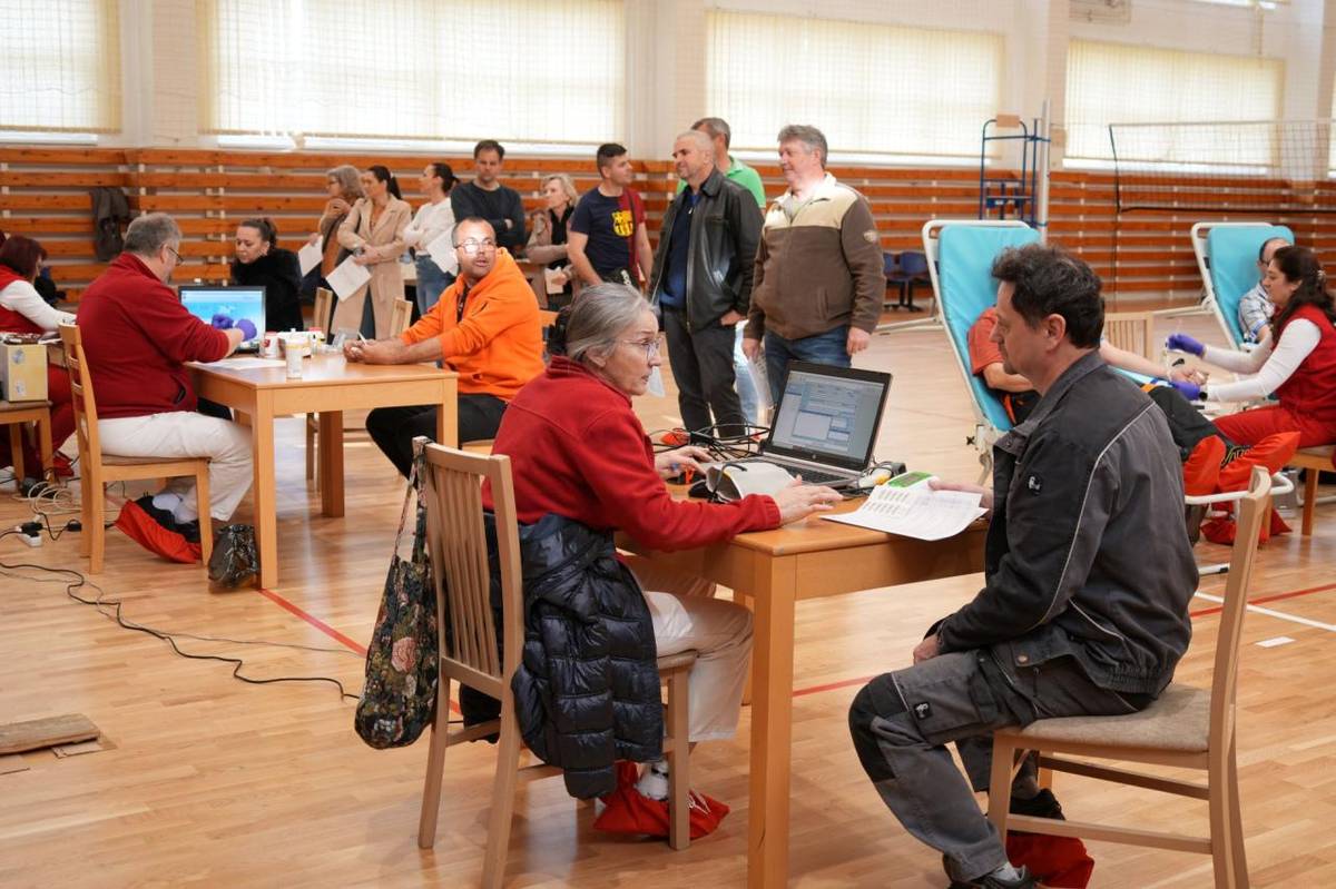 V utorok 17. marca 2026 sa v Mestskej športovej hale v Poltári uskutočnil ďalší mobilný odber krvi. Poltársku kvapku krvi zorganizoval miestny spolok Slovenského Červeného kríža v spolupráci s mestom Poltár a Národnou transfúznou službou SR.