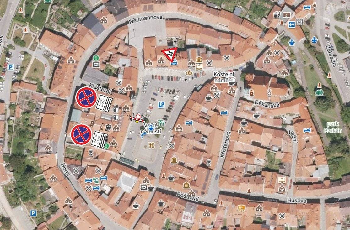 V termínech 21.03.2026, 23.05.2026, 19.09.2026 a 17.10.2026, vždy v době od 07:00 do 13:00 hodin bude uzavřena místní komunikace v ulici Velké náměstí v Prachaticích, v úseku od domu č.p. 3 k domu č.p. 184, dle předloženého DIO.   Důvodem uzavírky je pořádání kulturní akce: Městské trhy.      Objížďka není stanovena.