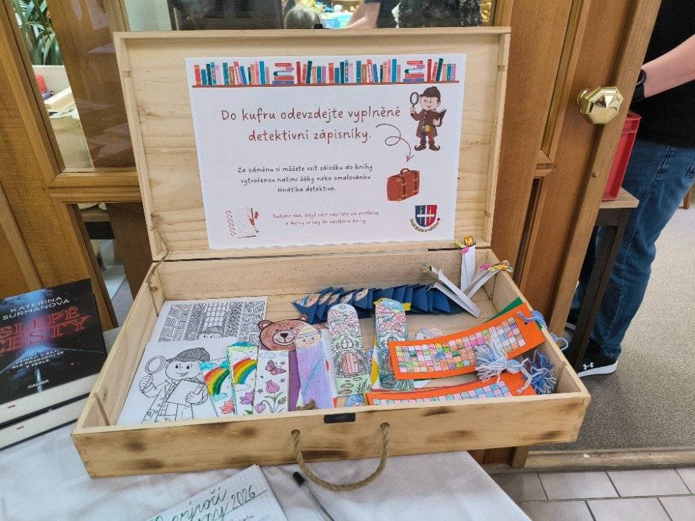 Dnes 16. 3. je z technických důvodů obecní úřad uzavřen, knihovna je otevřena v běžné otevírací době tj. od 14:00 do 19:00. Stále je k vidění výstava ke 150 letům knihovny a také je možné zahrát si detektivní hru přímo v knihovně nebo ochutnat něco z knižního bufetu...Hra během víkendu lákala nejen malé čtenáře, ale užili si ji i dospělí 🤣.