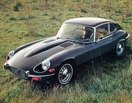 Dvanáctiválec pro americký trh musel mít v rámci federálních předpisů boční pozičky