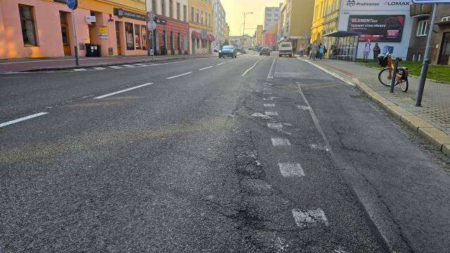 Oprava poškozeného asfaltového povrchu v Palackého ulici se může začít připravovat. Materiál, který řeší výběr dodavatele i postup zadání veřejné zakázky, už prošel schválením radních a město tak může zahájit výběrové řízení.                               Číst dál...