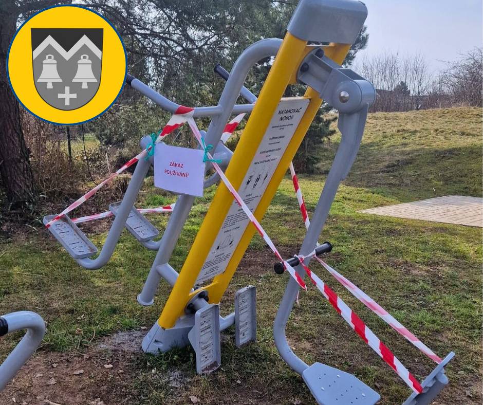Dnes přibližně ve 13:00 začne oprava poškozeného cvičebního prvku na fitness hřišti v Nerudově ulici. Po dokončení opravy nebude možné tento prvek ještě minimálně týden používat. Prosíme návštěvníky hřiště, aby omezení respektovali a prvek nepoužívali. Děkujeme za pochopení.