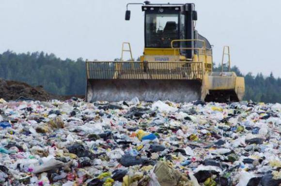 V súlade s § 4 ods. 7) zákona č. 329/2018 Z. z. o poplatkoch za uloženie odpadov a o zmene a doplnení zákona č. 587/2004 Z. z. o Environmentálnom fonde a o zmene a doplnení niektorých zákonov v znení neskorších predpisov...