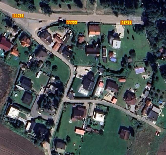 Upozorňujeme občany bydlící v části obce Pod Čihadlem, že ve dnech 23. - 24.10. budou na místní komunikaci (parc.č. 902/2, 899/1) probíhat opravy a asfaltování. Vjezd bude zcela zakázán.