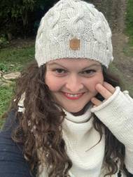 Vlněná čepice s velkými osmičkami