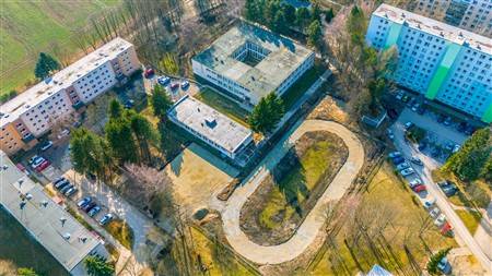 Mesto informuje verejnosť, že stavebné práce na viacerých projektoch sú ešte stále dočasne prerušené z dôvodu nepriaznivých klimatických podmienok.