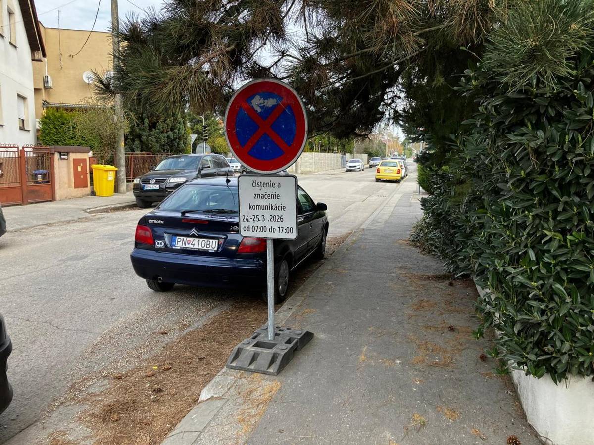 Mesto informuje občanov, že dňa 24.3. bude prebiehať čistenie a následné maľovanie komunikácií na uliciach Vážska, Malá a Sasinkova.