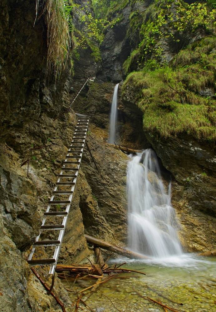 Od dňa 24. marca 2026 (utorok) bude z dôvodu výmeny rebríkov na Misových vodopádoch roklina Suchá Belá až do odvolania uzatvorená.