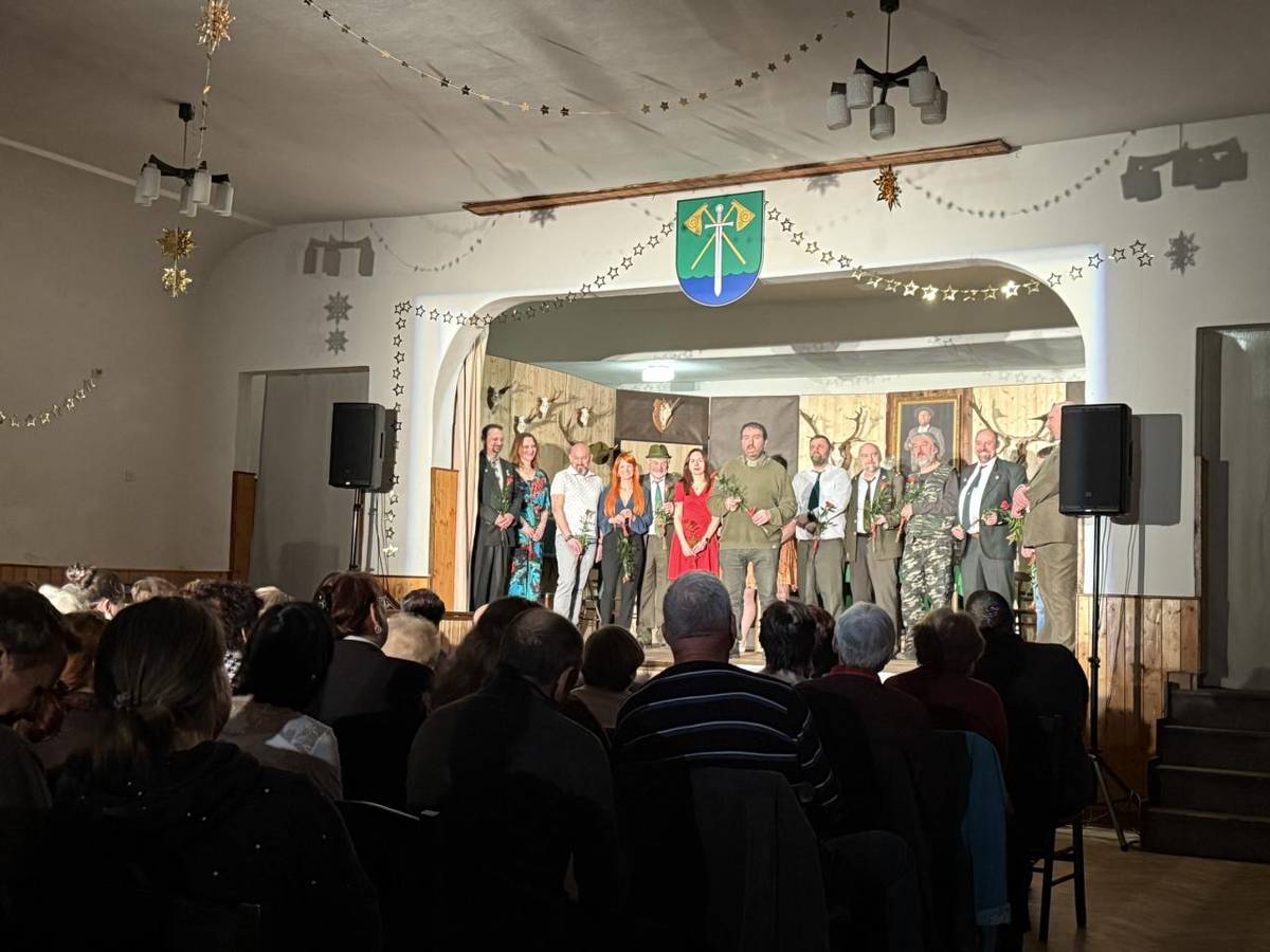 V sobotu 21. března se v naší obci uskutečnilo představení divadelního spolku Kolofantí z Kolovče s názvem Halali. Představení začalo v 19:00 hodin a do sálu přilákalo celkem 93 diváků, kteří vytvořili velmi příjemnou atmosféru.