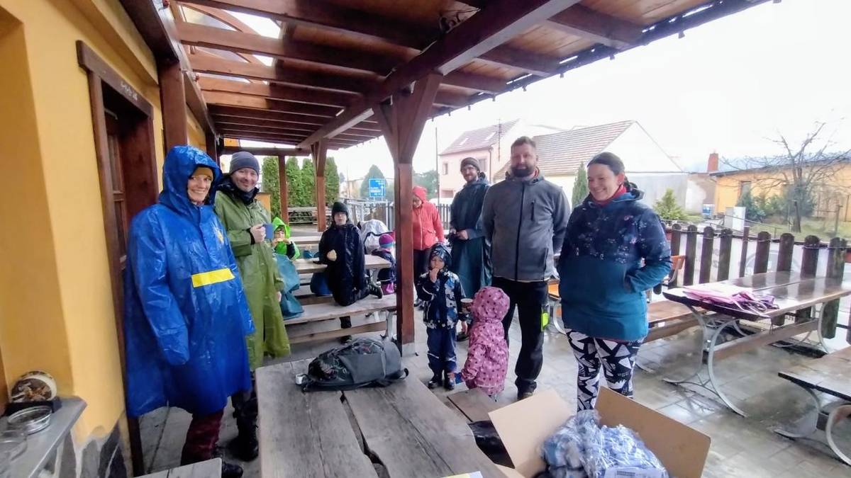 Kvůli dešti, se nás ráno sešlo na odpadkobraní, tedy úklid okolí naší vesnice, jen pár statečných. Kdo se budete chtít přidat v druhém kole, tak v neděli 22.3. v 9:00 na parkovišti. Od 11:00 pak zakončíme tuto prospěšnou akci opékáním špekáčků v Příhonu.  Odvážným tleskáme!!Pavel Simon a Honza Husar