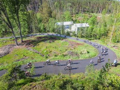 Na start se postaví 29 týmů z celého světa