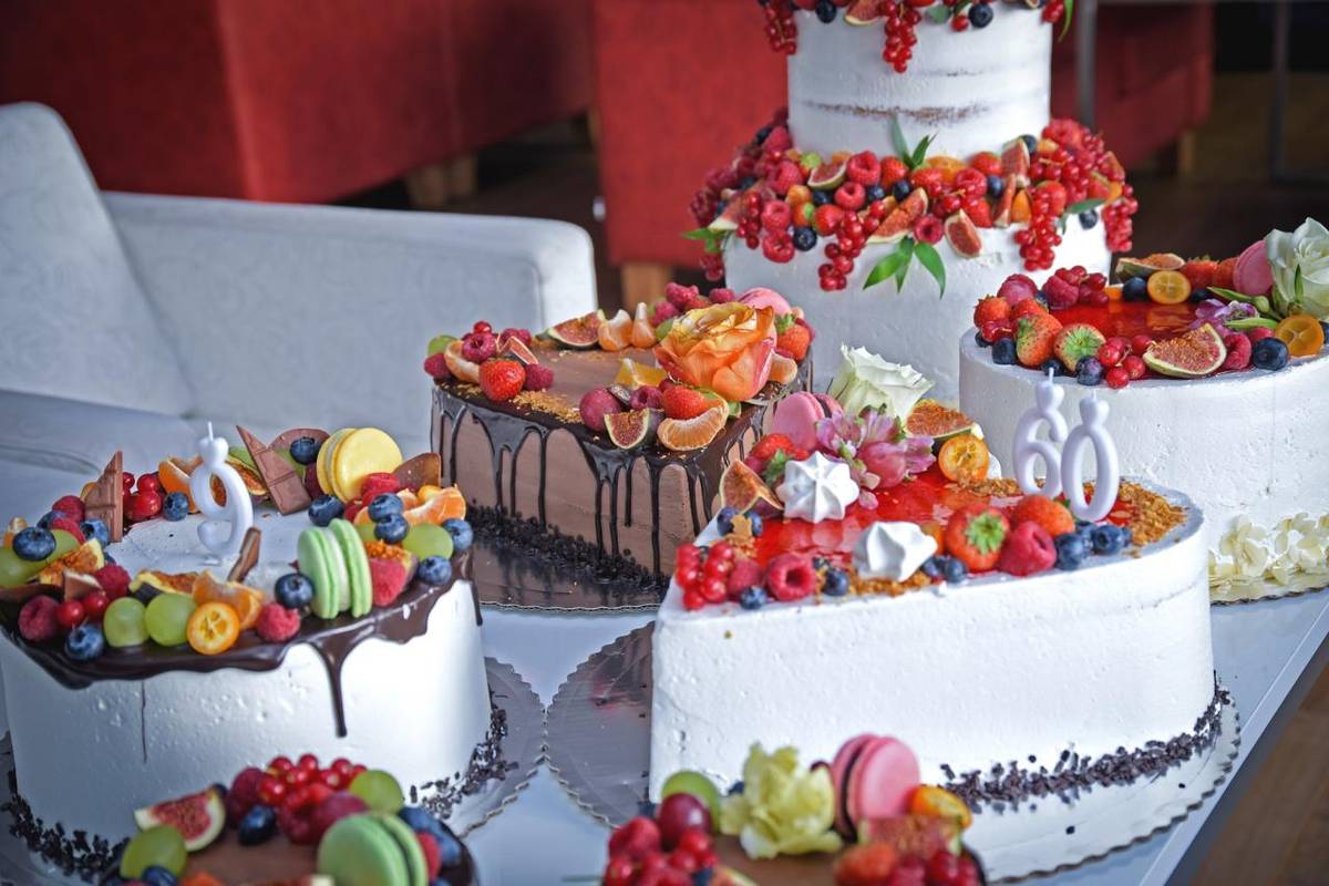 Cukráreň Alžbetka z Novej Bane bude v piatok 03.04.2026 robiť rozvoz objednaných zákuskov v našej obci.  K tomuto dňu je možné nahlásiť si LEN individuálnu objednávku s dovozom domov na tel.č. 045/6856707.