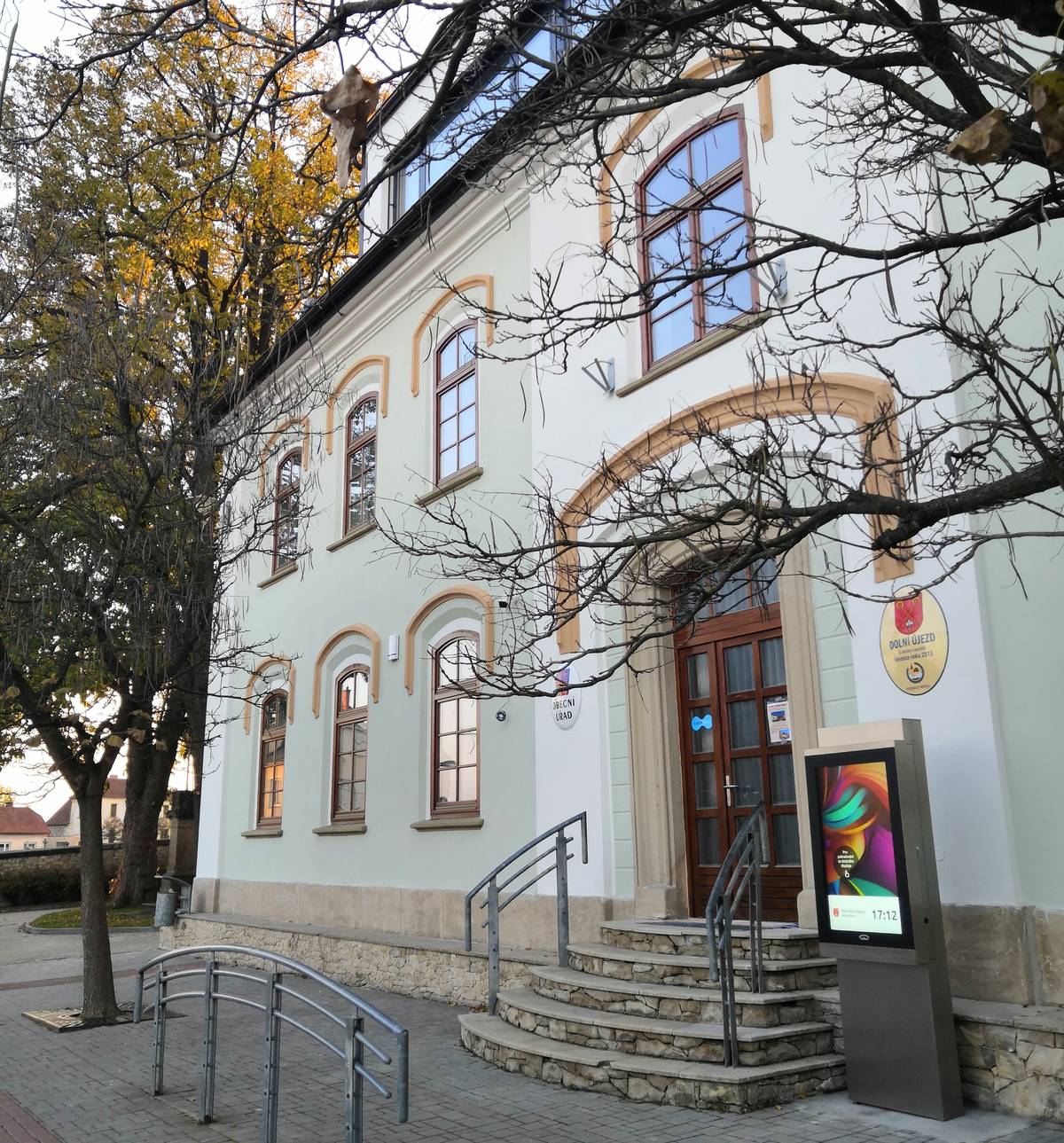 STAROSTA OBCE DOLNÍ ÚJEZD SVOLÁVÁ podle § 103, odst. 5, zákona o obcích ZASEDÁNÍ ZASTUPITELSTVA OBCE DOLNÍ ÚJEZD NA PONDĚLÍ 30. března 2026 v 18.00 hodin v zasedací místnosti Obecního úřadu Dolní Újezd.