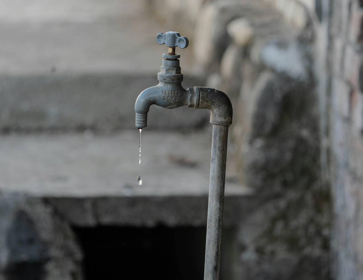 Stredoslovenská vodárenská spoločnosť, oznamuje, že vo štvrtok 26. marca 2026 v čase od 8.30 do 17.00 hod. bude z dôvodu havárie na vodovodnom potrubí prerušená dodávka pitnej vody na ulici M. R. Štefánika a v časti Lúčna štvrť (smer k Olympu). Dodávka vody bude obnovená po odstránení poruchy. Bez náhradného zásobovania.